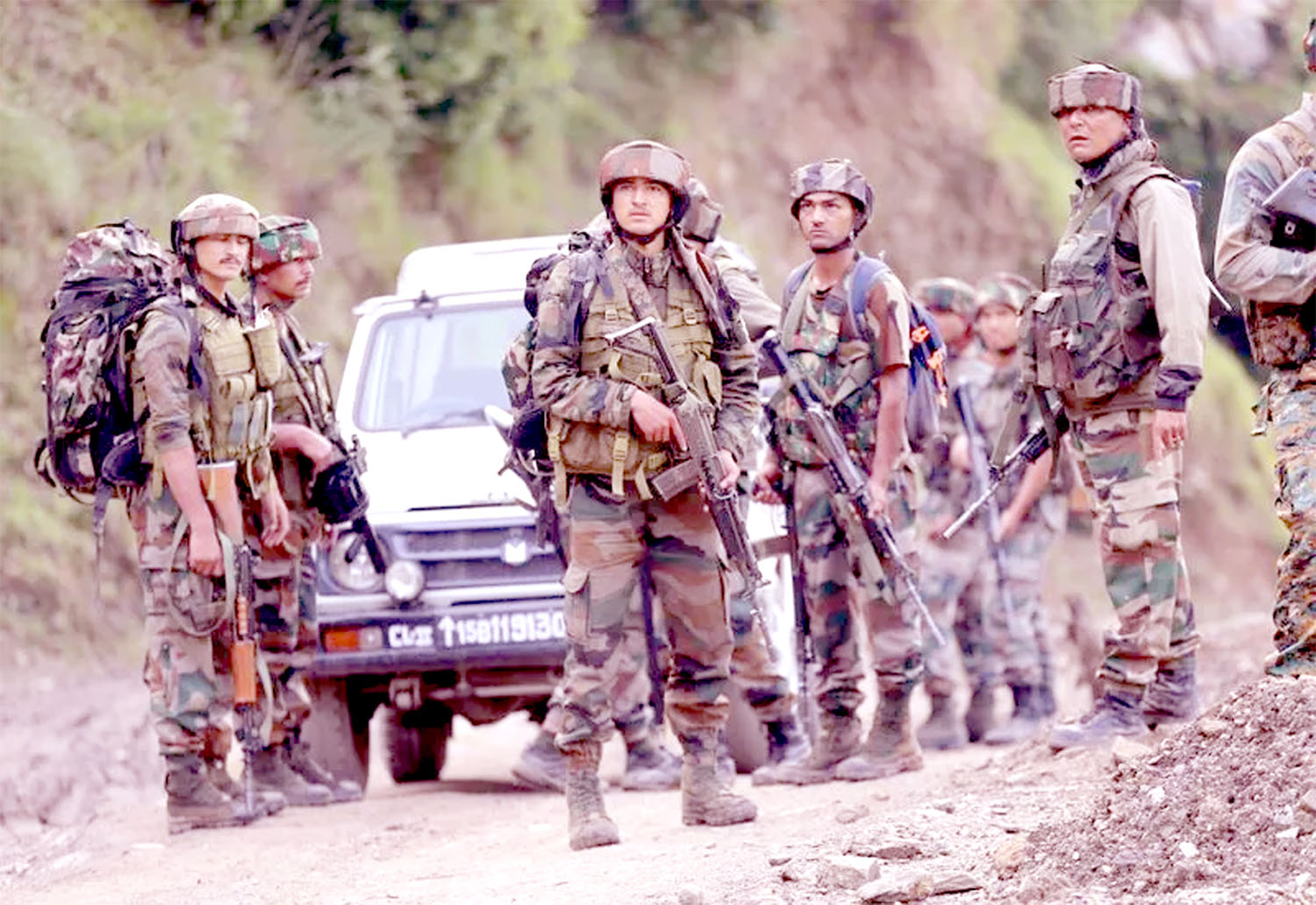 Pakistan violates ceasefire along LoC for 7th consecutive night.
